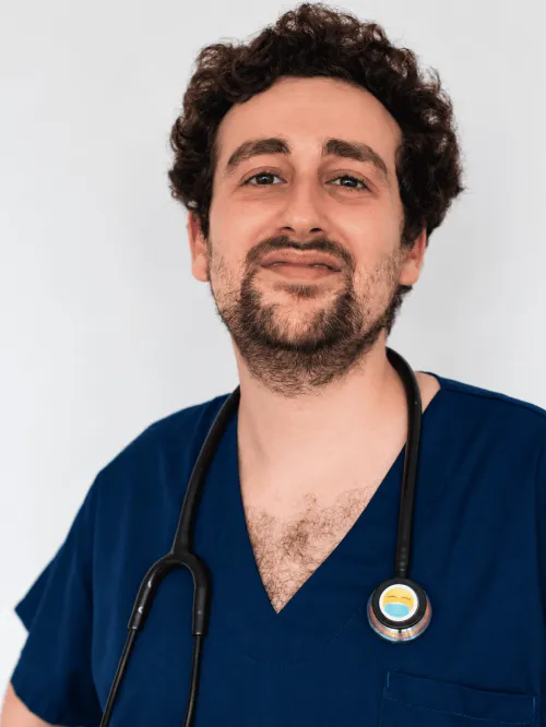 Dv Benjamin Serero